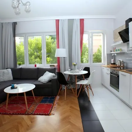 Aski Hoza * Warszawa